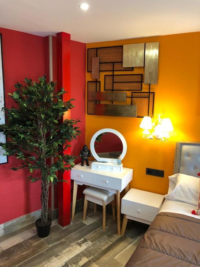 Apartamentos Deluxe Con Jacuzzi O Chimenea Love For Two Collado Mediano Bagian luar foto