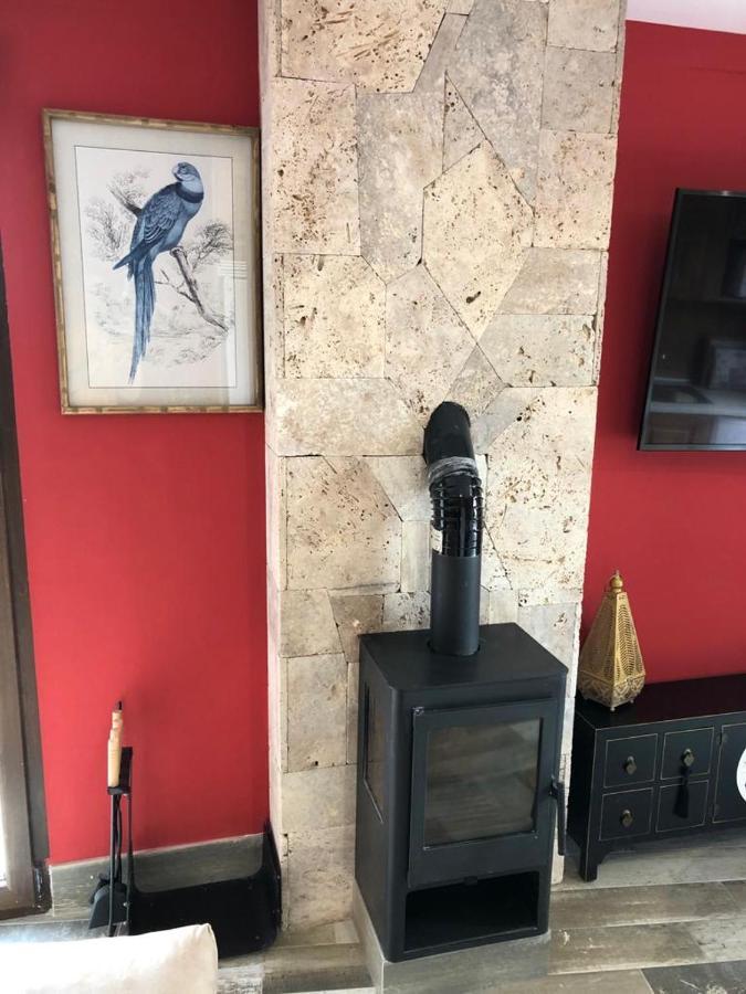 Apartamentos Deluxe Con Jacuzzi O Chimenea Love For Two Collado Mediano Bagian luar foto